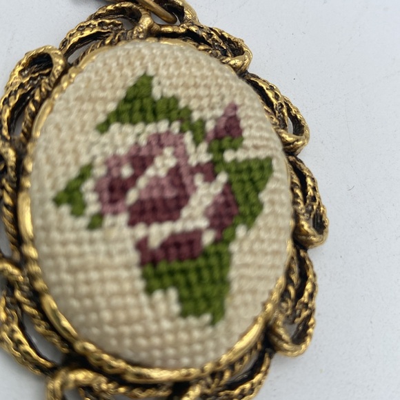 VTG petit point needlepoint mirrored pendant goldtone ornate frame necklace - Picture 3 of 5